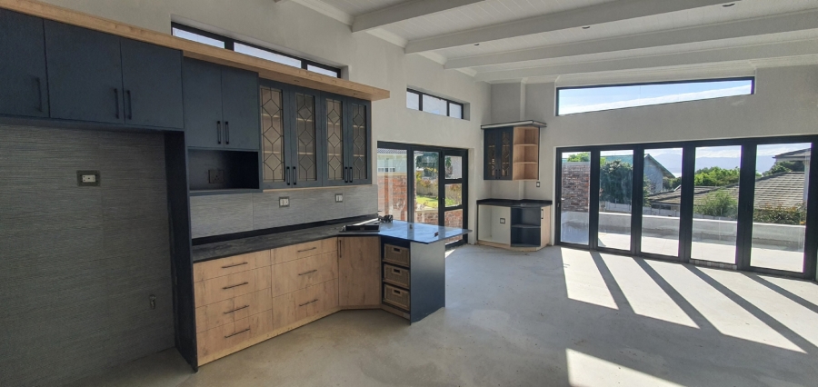 4 Bedroom Property for Sale in Mossel Bay Central Western Cape